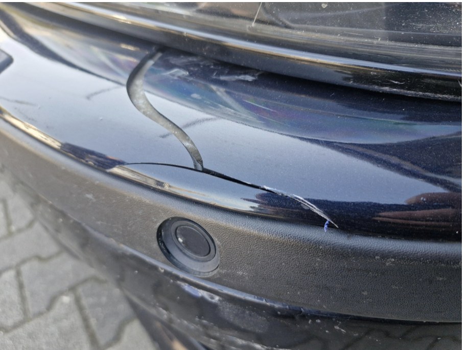 BMW 5er Haftpflichtgutachten Ausparkmanöver Schaden Stoßfänger vorne links - KS-XPERT Gutachten