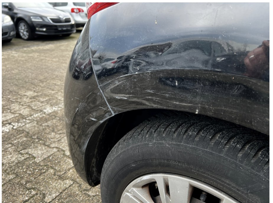 Peugeot Haftpflichtgutachten Ausparkmanöver Schaden hintere rechte Fahrzeugseite - KS-XPERT Gutachten