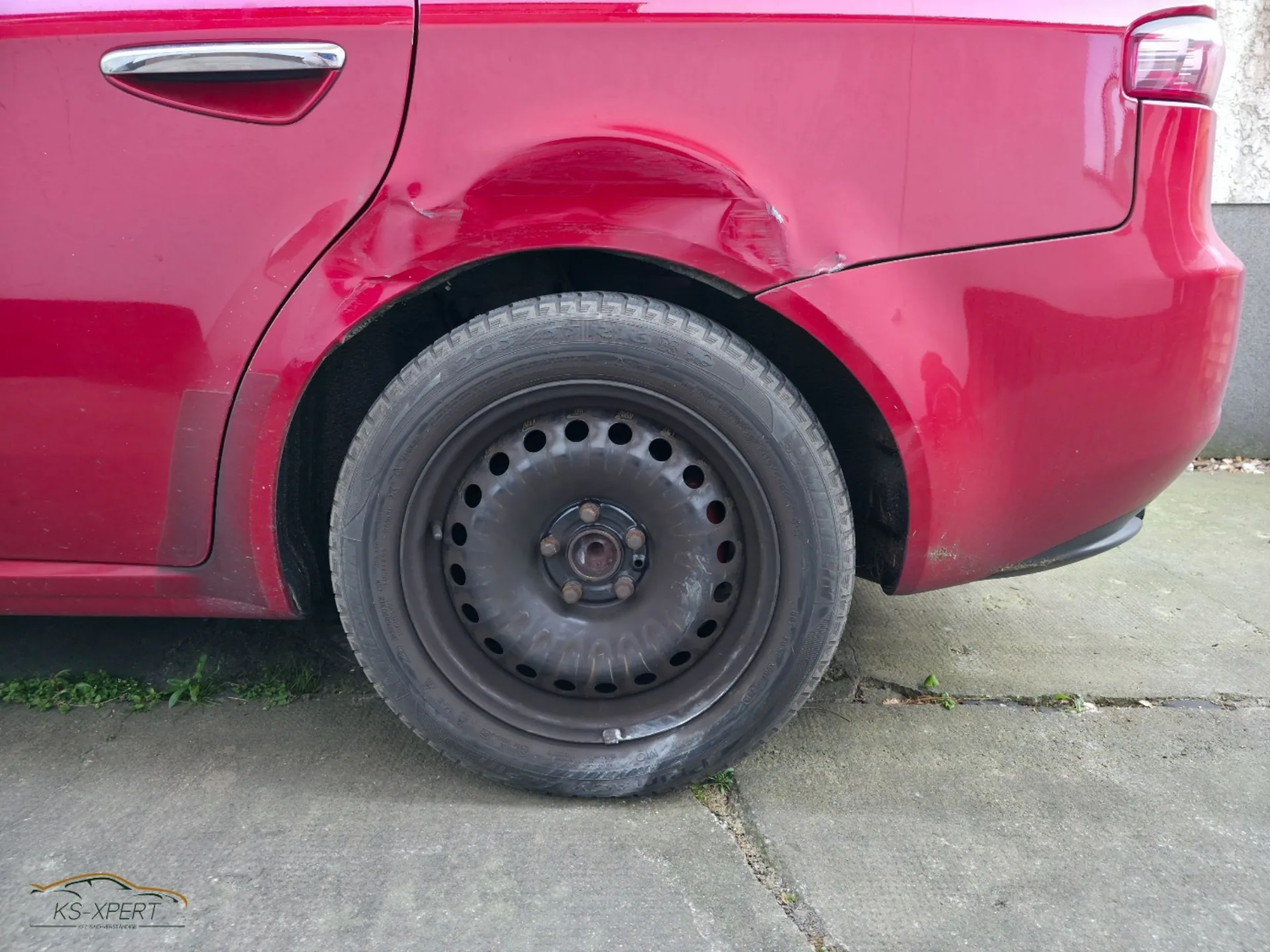 Vorfahrtverletzung Alfa Romeo Seitenschaden hinten links durch LKW - KS-XPERT Gutachten
