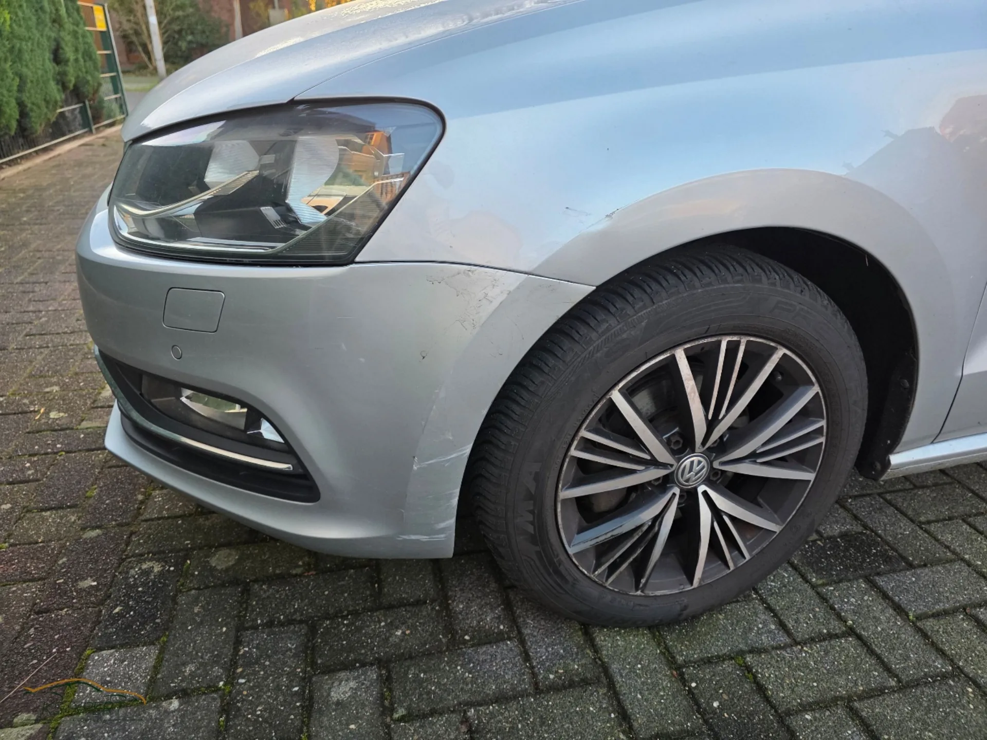 Vorfahrtverletzung VW Polo Seitenschaden vorne links - KS-XPERT Gutachten
